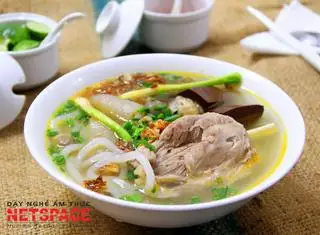 Bánh canh Xương thịt  - 40.000 ₫ tại Bún Riêu Cô Loan - Tô Hiệu
