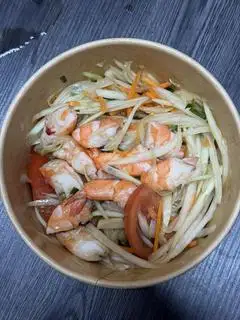 Hình ảnh Gỏi đu đủ Thái( tôm chín)