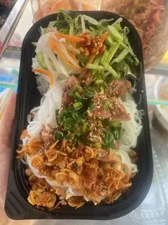 Bún thịt nướng - 41.000 ₫ tại Bếp Nhà Win - Bún Thịt Nướng & Cơm Thịt Nướng - Nguyễn Văn Quá