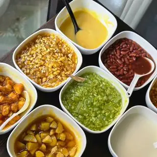 Hình ảnh chè Thái thập cẩm trân châu cốt dừa 