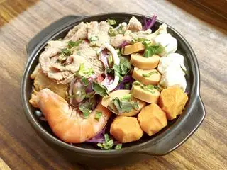 Mì cay thập cẩm  ( tặng 1ly nước ngọt)  - 75.000 ₫ tại Mì Cay Hwasan - Phan Văn Năm