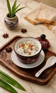 Chè bổ dưỡng - Sữa tươi yến đào sen nhãn - 47.000 ₫ tại Shi - Chè Ngon Nước Mát - Hoa Đào