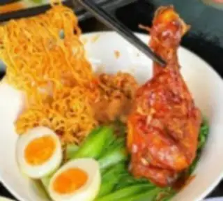 MÌ TRỘN ĐÙI GÀ - 55.000 ₫ tại Mì Trộn & Cơm Gà San San - Nguyễn Gia Trí