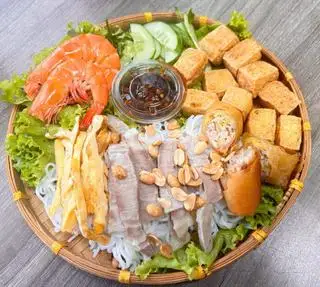 Bún nước tương đặc biệt - 60.000 ₫ tại Bún Trộn Nước Tương Phượng - Nguyễn Thái Học