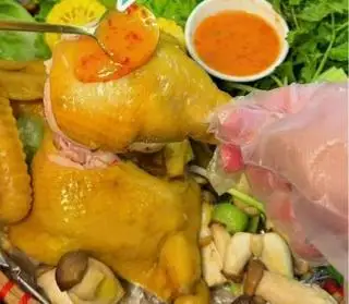 1/2 con gà hấp nấm - 149.000 ₫ tại TP Food - Gà Hấp Mắm Nhĩ - Thạnh Lộc 19