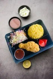 Hình ảnh Cơm Đùi Gà Sốt Tương Tỏi
