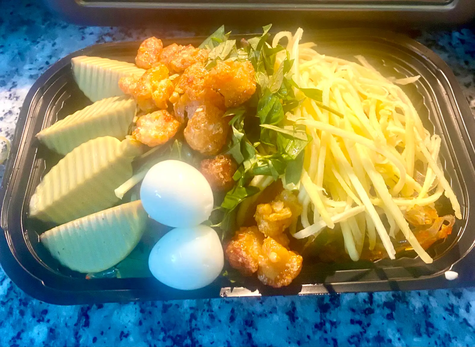Hình ảnh Bánh tráng trộn full topping