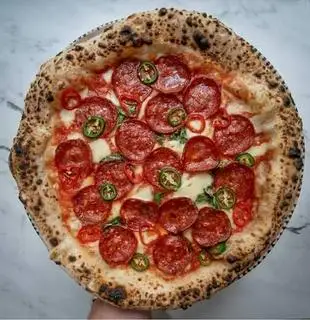Pizza pepperoni cay - 179.000 ₫ tại Pizza Habibi - Đề Thám