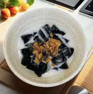 Sương sáo cốt dừa - 32.000 ₫ tại  Tàu Hũ Singapore Cô Năm - Dương Quảng Hàm