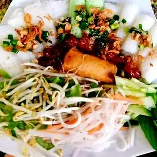 Bánh hỏi thịt xiên nướng - 30.000 ₫ tại Bếp Nhà Út Ơi - Ung Văn Khiêm