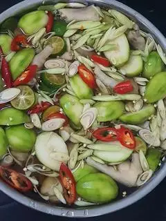 Hình ảnh Chân gà xả tắt hộp 500g
