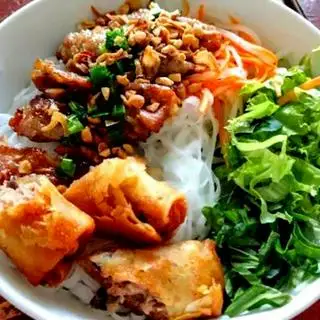 Bún thịt nướng - 30.000 ₫ tại Bếp Nhà Út Ơi - Ung Văn Khiêm