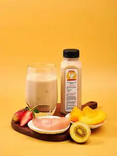 Hình ảnh Sinh tố ức gà - dâu + đào + kiwi