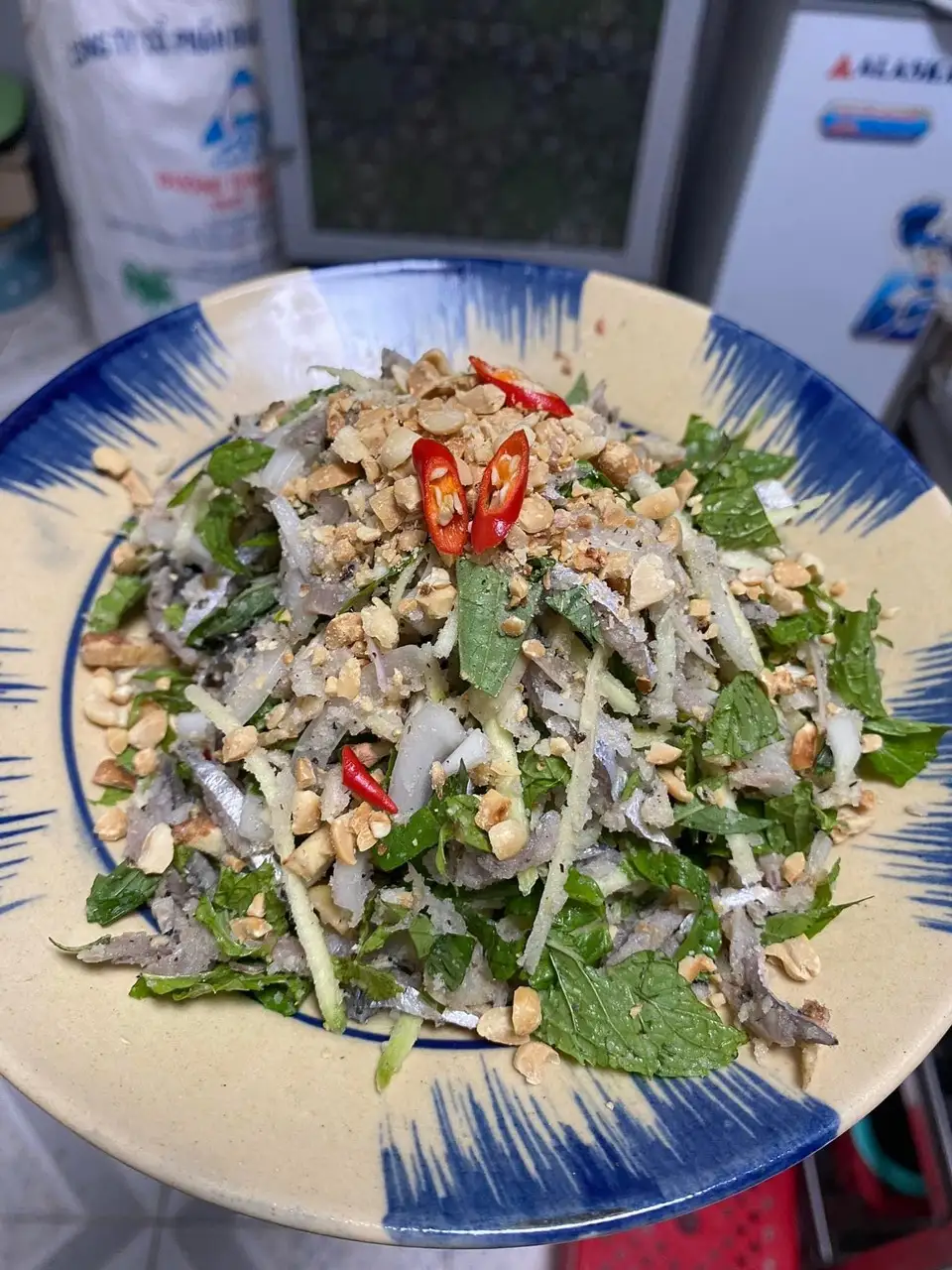 Hình ảnh gỏi cá trích nhỏ