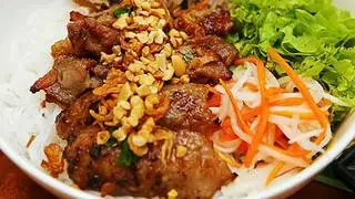 Hình ảnh bún trộn thịt nướng