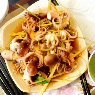 Hình ảnh Bạch tuộc hấp sate 