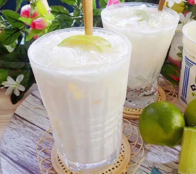 Sữa Chua Đánh Đá - 27.000 ₫ tại Bánh Mì Yến - Bánh Mì Muối Ớt & Sốt Kem Phomai - Trần Bình Trọng