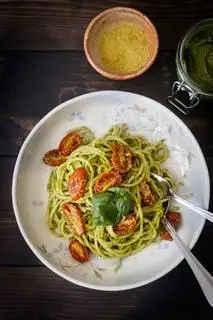 Hình ảnh mỳ sợi tròn sốt pesto