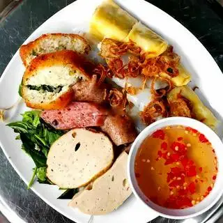 Bánh ướt nóng - 19.000 ₫ tại Bánh Mì Hồng Phát - Nguyễn Tri Phương