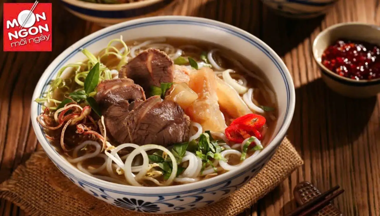 Bún bò Huế nạm - gân - 60.000 ₫ tại Bún Bò Huế Cô My - Phan Anh