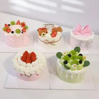 Hình ảnh Bánh Kem Hàn Quốc Trang Trí Ngẫu Nhiên - Size 14cm