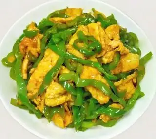 Trứng xào ớt / 辣椒炒鸡蛋 / Stir-fried Eggs with Chili - 98.000 ₫ tại Chinese Chuan Xiang Gai Fan - Cơm Món Trung Hoa - Điện Biên Phủ