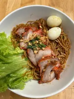 Hình ảnh Mì xá xíu trộn xốt dầu hào đặc biệt