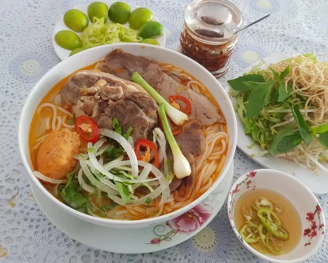 Bún bò Tô Lớn (Có giò) - 78.000 ₫ tại Bún Bò Huế Hạnh - Bành Văn Trân