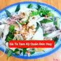 Hình ảnh Gà nguyên con xé rau răm hành tây (hương vị miền Trung)có cháo lớn + lòng trứng non