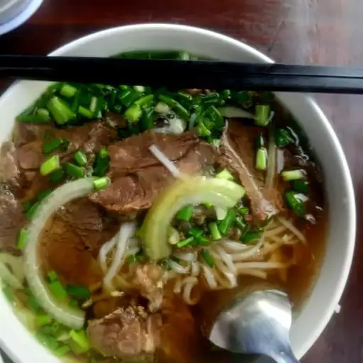 Bún bò nạm - 50.000 ₫ tại Quán Cô Mười - Phở & Bún Bò Huế - Nguyễn Thái Sơn