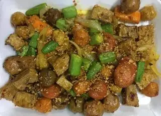 Cá Viên Chiên Lắc Mắm Tỏi “ lớn” - 50.000 ₫ tại Yummy House - Gỏi Cuốn, Ăn Vặt & Trà Các Loại - Hai Bà Trưng
