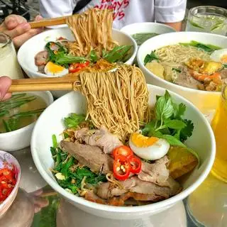 Hình ảnh Mỳ vằn thắn khô thập cẩm