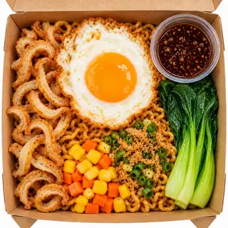 Hình ảnh Mì trộn trứng - chả cá sợi - sốt Nhà Bi