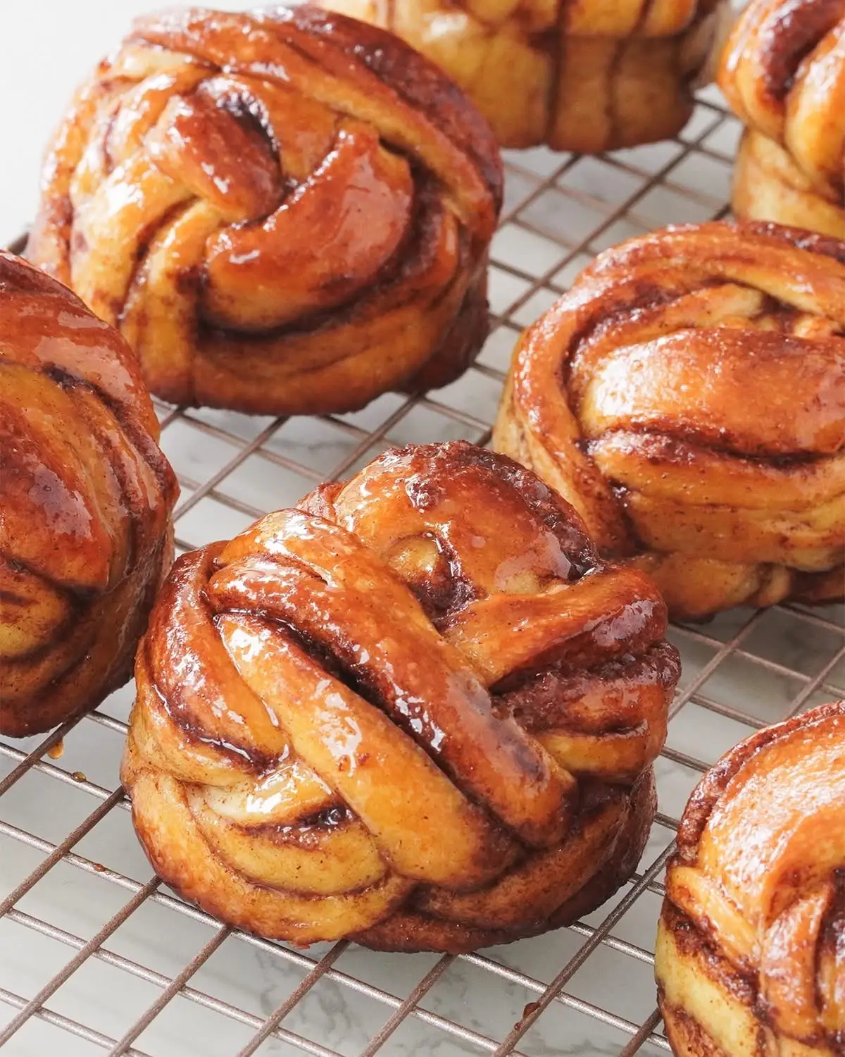 Combo Latte + Sourdough Cinnamon Roll - 140.000 ₫ tại PHƠMEN Cafe - Nguyễn Thị Minh Khai