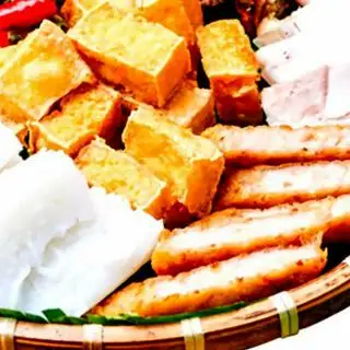 Bún - đậu - thịt - chả cốm - 50.000 ₫ tại Bún Đậu Mắm Tôm Đậu Vàng - Trương Thị Hoa