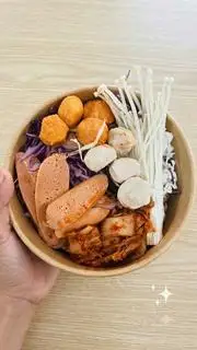 Hình ảnh Mỳ cay xúc xích cá viên tôm viên+ tokbokki truyền thống không nhân+ coca ly 