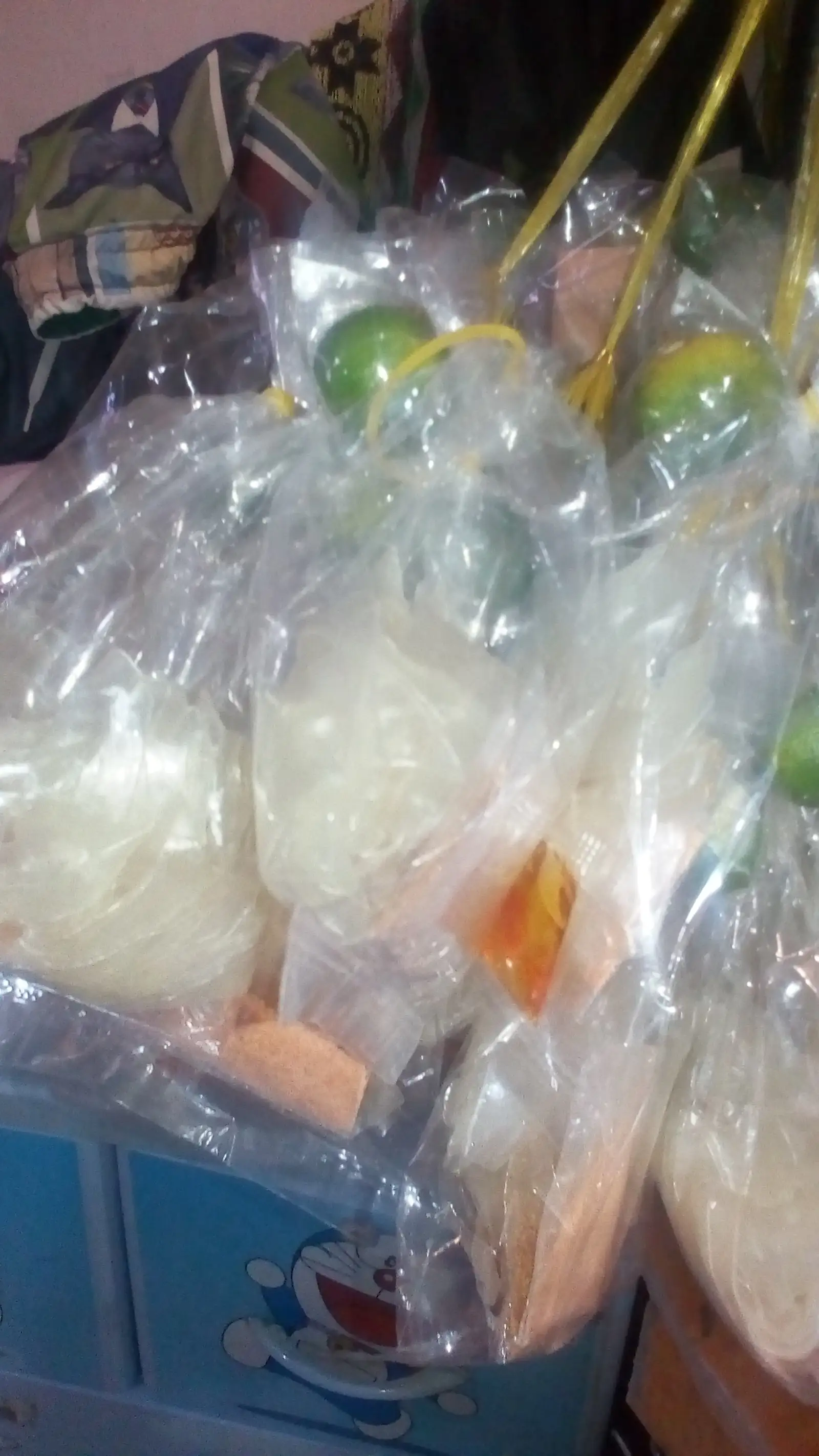 Bánh tráng dẻo xâu ( bịch nhỏ) - 6.000 ₫ tại Bánh Tráng Trộn Ăn Vặt Cô Bông - Huỳnh Tấn Phát