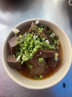 huyết thêm - 12.000 ₫ tại Canh Bún & Bún Riêu 3 Chị Em - Trường Chinh