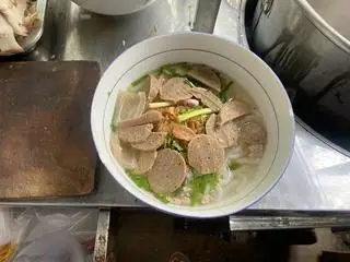Bánh canh bò viên - 33.000 ₫ tại Bún Riêu Cua & Hủ Tiếu Cô Thu - Nguyễn Lộ Trạch