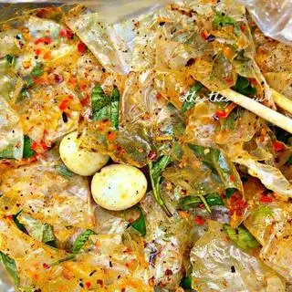 Bánh tráng dẻo trộn muối ớt rau răm - 32.000 ₫ tại Bánh Tráng Trộn & Bánh Tráng Cuốn LyLy - Trần Xuân Soạn