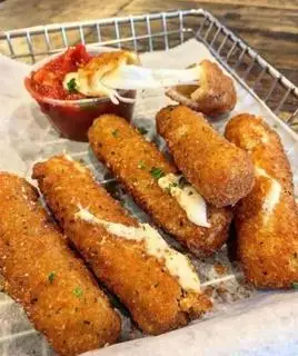 Hình ảnh Que Phô Mai Mozzarella ( 1 thanh )