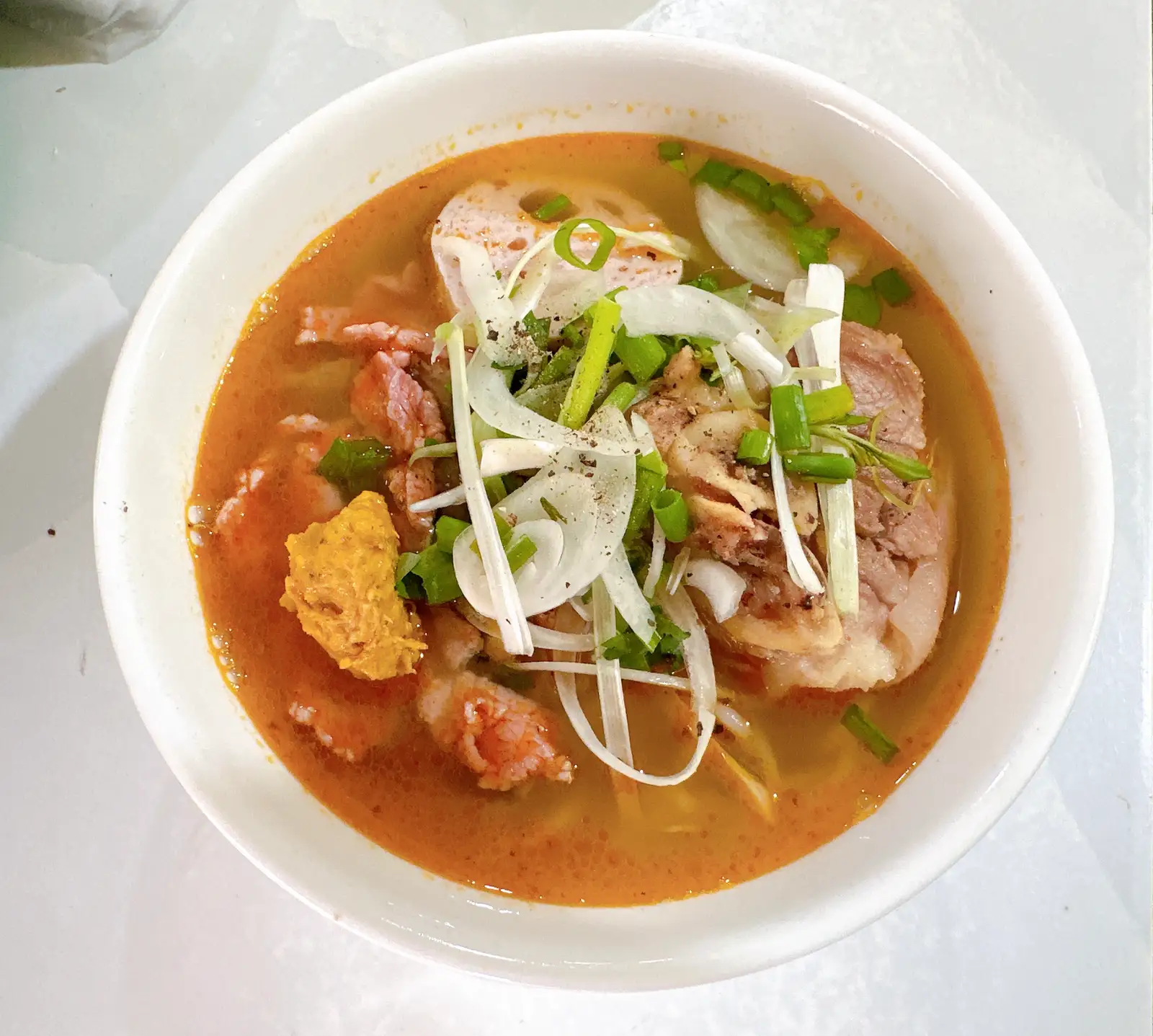 Hình ảnh Bún bò tái - giò - chả