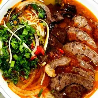Bún bò giò heo - 52.000 ₫ tại Bún Bò Huế Diễm - Lê Đình Thụ