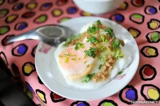 Bánh Cuốn Trứng lòng đào (1 trứng) - 47.000 ₫ tại Bánh Cuốn Nóng 830 - Huỳnh Tấn Phát