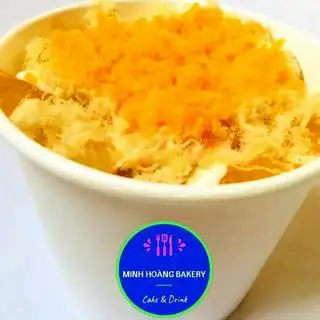 Hình ảnh Bông lan trứng muối sốt phô mai chảy mix kem trứng hộp nhỏ