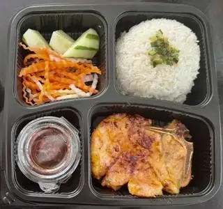 Hình ảnh Cơm sườn - Grilled pork chop and rice