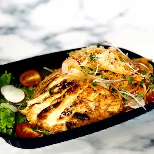 Hình ảnh Mì ý gà nấm sốt cream (Creamy chicken mushroom)