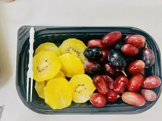 Hình ảnh mix 2 loai Kiwi + Nho_300gr