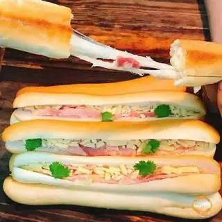 Hình ảnh Bánh mì que phô mai sợi