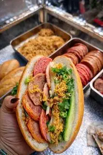 Hình ảnh Bánh mỳ trứng xá xíu